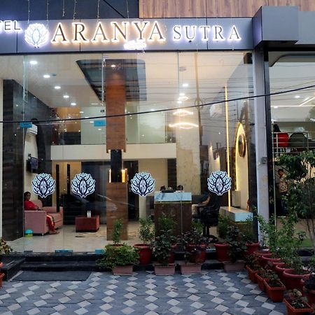 Hotel Aranyasutra Inaya, Indore Exterior foto